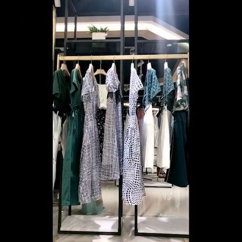 依維妮2020夏款實(shí)拍 廣州奧聯(lián)服裝批發(fā)市場(chǎng)的時(shí)尚風(fēng)采