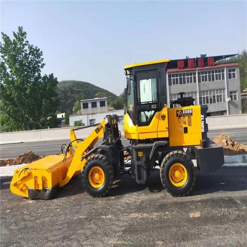 重慶山貓清掃車-工作方式簡單實(shí)現(xiàn)道路施工清掃,港口,碼頭等場