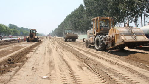 中國(guó)首條用 垃圾 建造的公路,長(zhǎng)122公里,耗費(fèi)600萬(wàn)噸垃圾